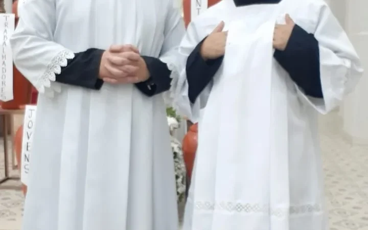 Católicos celebram missa de envio de jovens de Maracajá para vida religiosa