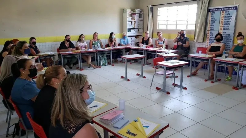 Equipe da Educação do Arroio recebe capacitação