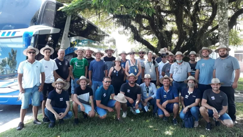 PRODUTORES DE ARARANGUÁ PARTICIPAM DA 4ª COLHEITA DO ARROZ DE SANTA CATARINA