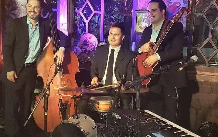 Mistura Fina Jazz Trio lança DVD em Balneário Arroio do Silva