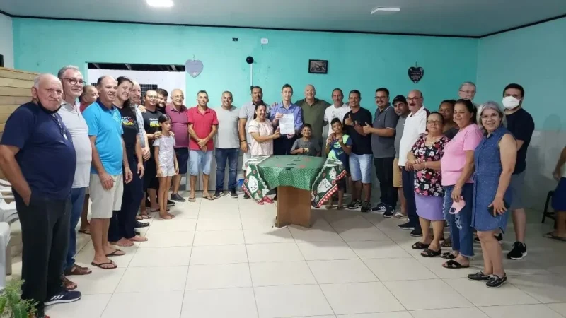 Prefeito assina ordem para pavimentação da rua Araranguá, no Arroio