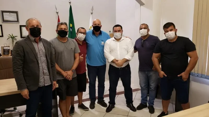 Ricardo Alba garante emenda para construção de passarelas na orla do Arroio do Silva