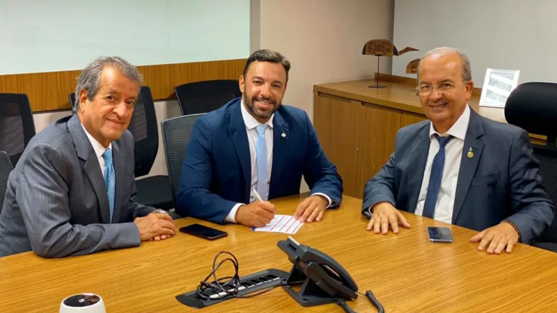 PL recebe 4 deputados do PSL; Júlia na foto com Bolsonaro; Jorginho de olho na Agricultura; Câmara homenageia mulheres; e mais