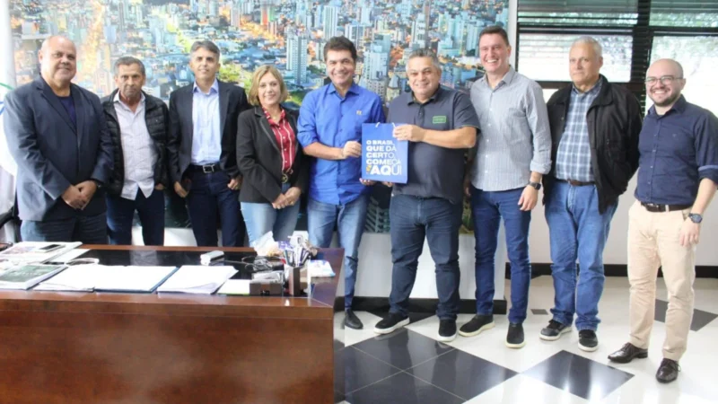 JOÃO, CLÉSIO E LUCIANO HÁ UM TRIZ DE FECHAR UMA ALIANÇA