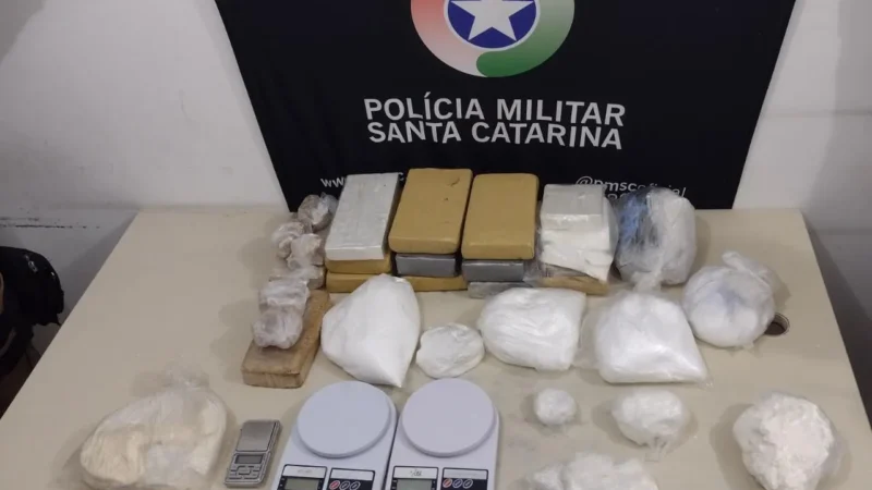 Depósito de drogas é encontrado pela Polícia Militar em Araranguá