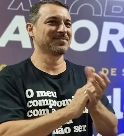 CARLOS MOISÉS COM OS PREFEITOS DA AMESC; E MONTEIRO NO REPUBLICANOS
