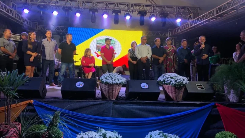Meleiro, município irmão de Morro Grande, participa da abertura da Festa de 30 anos