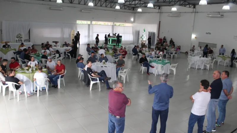 Cersul faz confraternização para comemorar o Dia do Trabalhador 