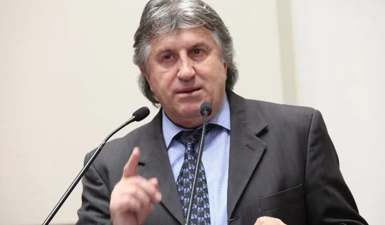 PSDB tem nome para governador; costura entre Colombo, Salvaro e Amin; ainda sem nome do PL; e mais