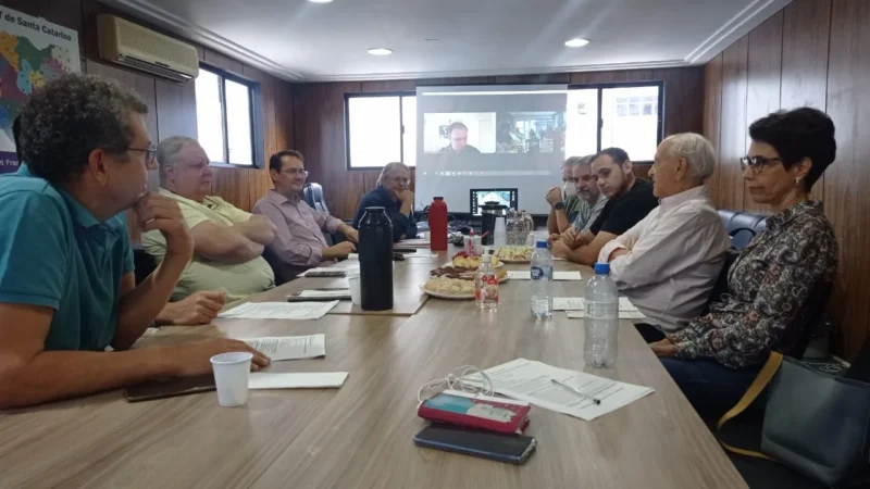 ESQUERDA QUER MANTER A UNIDADE