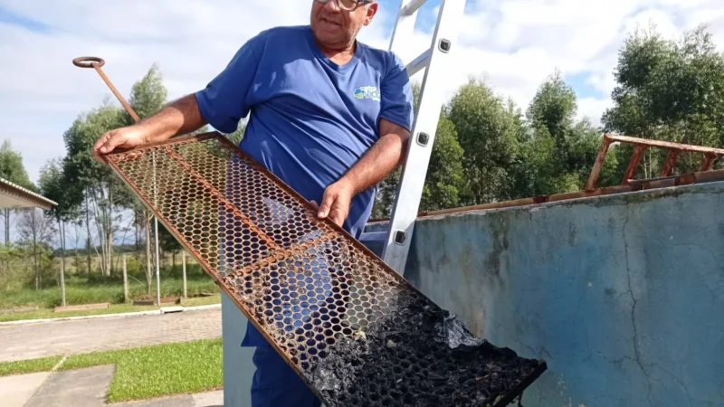 Rede de esgoto não é lixeira! Descarte incorreto gera problemas