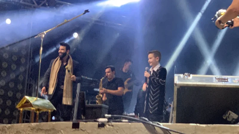 Araranguaense realiza sonho e canta com o cantor Gusttavo Lima