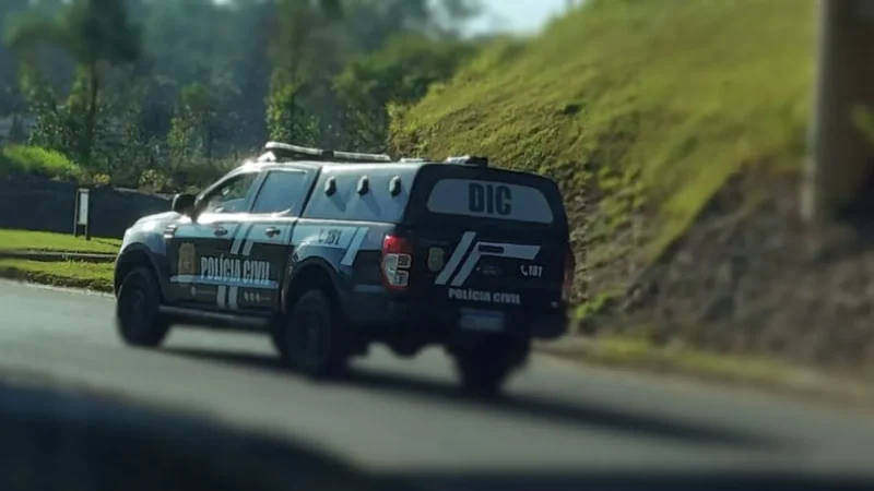 Polícia Civil realiza operação contra tráfico de drogas com cinco mandados de buscas em Criciúma
