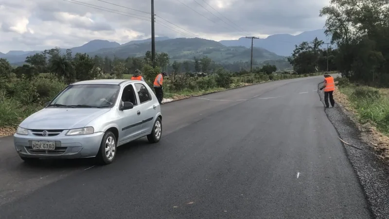 Comunidade faz festa para celebrar pavimentação até Serra da Pedra