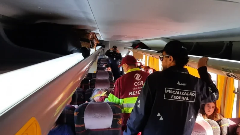 Maio Amarelo: orientação sobre uso do cinto de segurança nos ônibus de Turismo