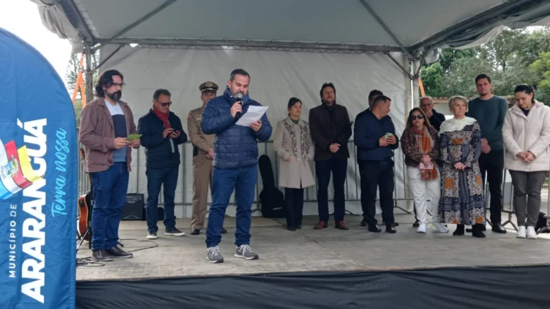 PRAÇA CHEIA EM ARARANGUÁ PARA COMEMORAR O DIA MUNDIAL DO MEIO AMBIENTE