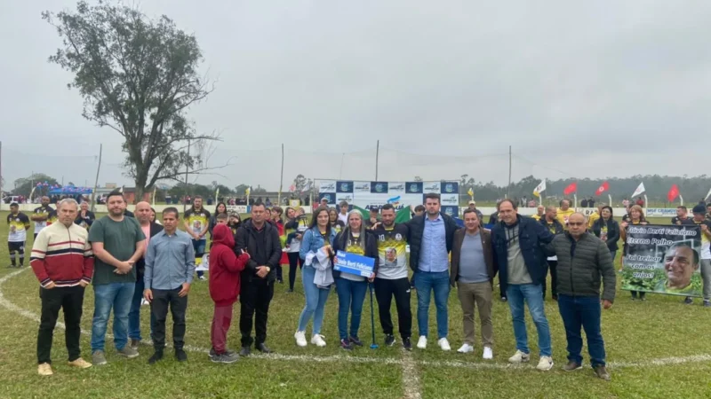 Homenagem a Polho na abertura do campeonato de futebol Araranguá