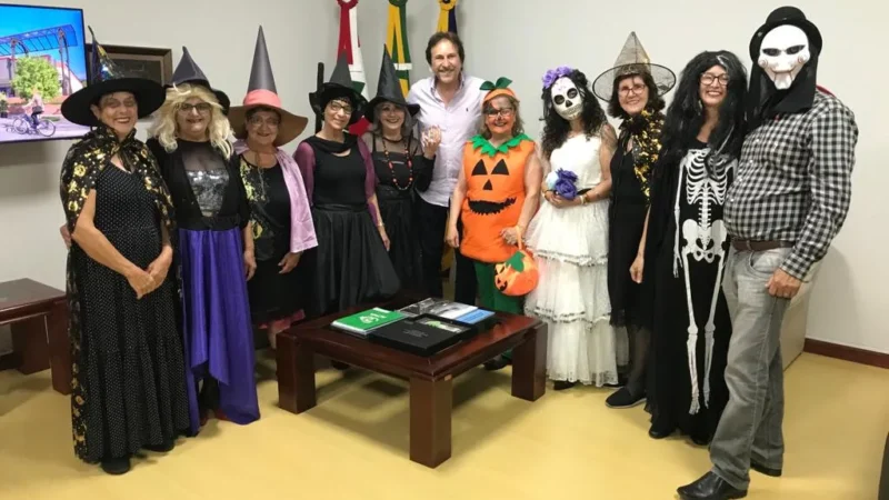 DIA DAS BRUXAS NO SOCIAL