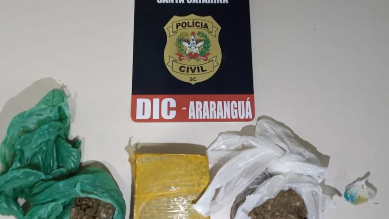 DIC de Araranguá realiza apreensão de drogas em Balneário Arroio do Silva.