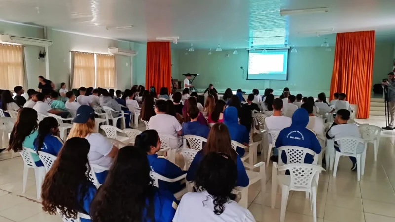 Segundo Show de Talentos despertou a criatividade de alunos em escola de Meleiro