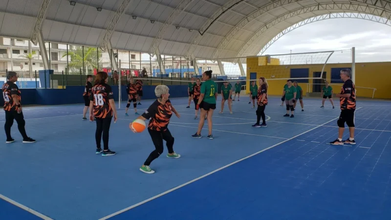 Grupos do Rio Grande do Sul realizam amistoso de vôlei adaptado em Balneário Arroio do Silva