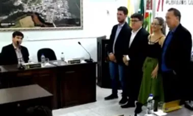 Diplomação de Lula; comando da Acafe; disputas nas Câmaras de Araranguá, Arroio; Maracajá e Sombrio; e mais