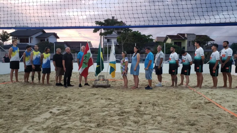 Segundas e quartas-feiras tem Campeonato de Vôlei 4×4 na Praça da Terceira Idade
