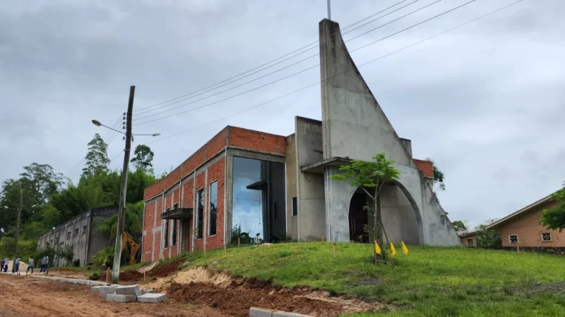 Praças mudam comunidades em Sombrio