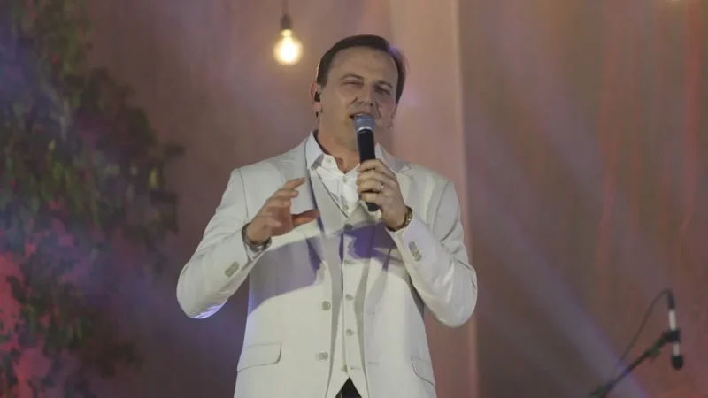 Sábado tem show com Padre Ezequiel Dal Pozzo em Balneário Arroio do Silva