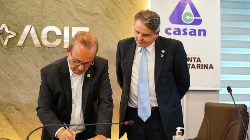 Novo presidente da Casan toma posse e traça meta de elevar a cobertura de esgotamento sanitário no estado