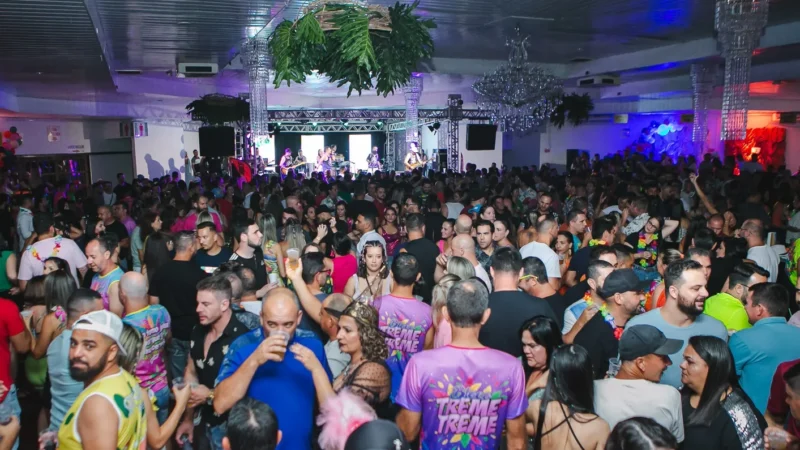 Confete e Serpentina marca volta do Grêmio Fronteira ao Carnaval