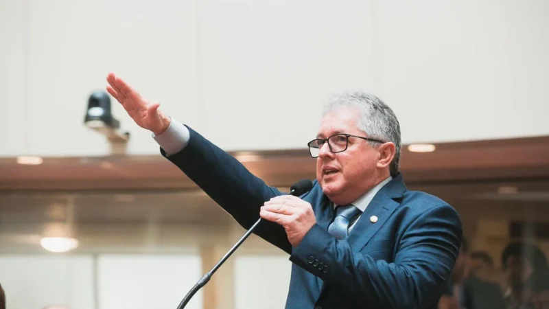 Emoção marca solenidade de posse do deputado Tiago Zilli