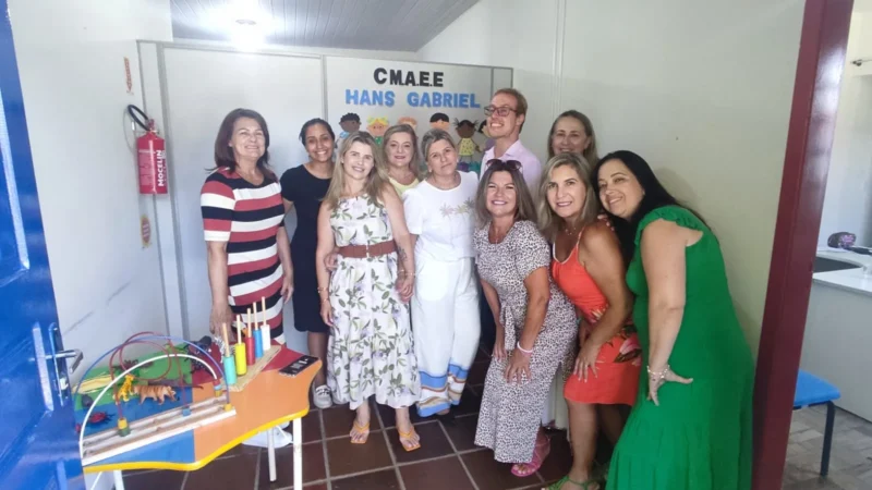 VISITA ILUSTRE NO CENTRO EDUCACIONAL HANS GABRIEL