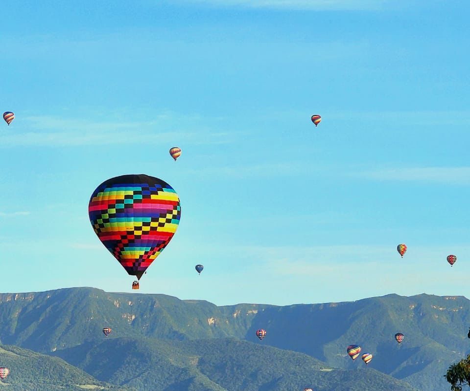 Feriado de Carnaval em Praia Grande é marcado por recorde de voos de balão