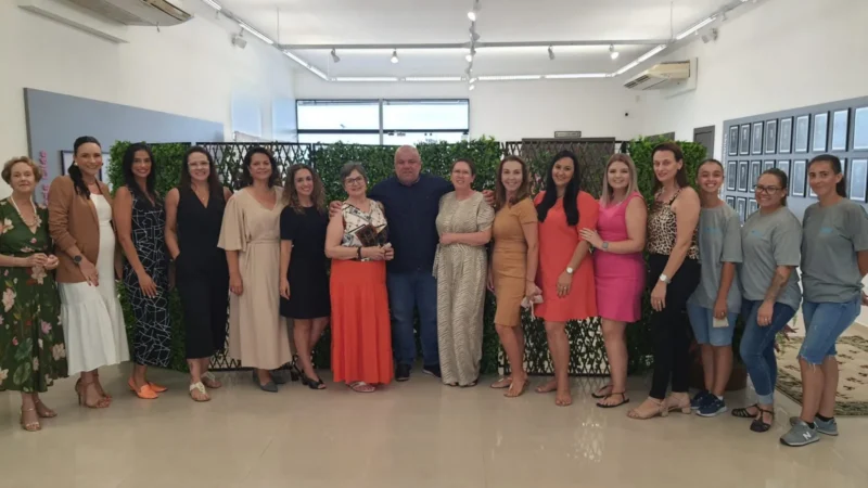Café de integração é oferecido às homenageadas com Troféu Alzira Rabelo na Câmara de Araranguá
