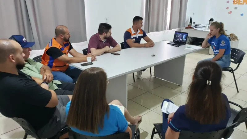 Equipe Municipal e Defesa Civil continuam o trabalho em Balneário Arroio do Silva