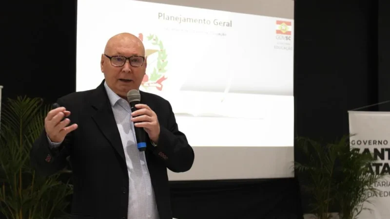 PELO ESTADO ENTREVISTA: Aristides Cimadon Secretário Estadual de Educação