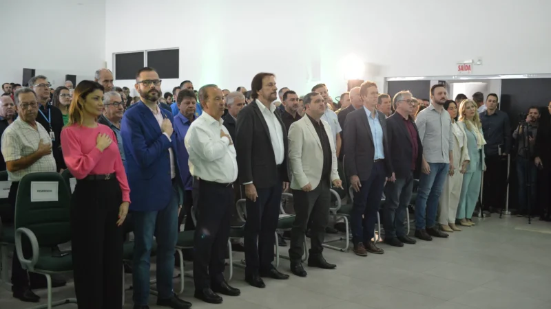 Em passagem por Araranguá, o governador se compromete com o Extremo Sul