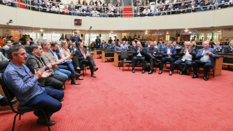 Obras paralisadas: deputados e prefeitos cobram cronograma do Estado