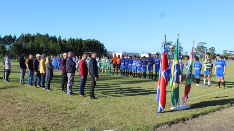 Abertos os jogos escolares de Balneário Gaivota e conhecidos os campeões do Moleque Bom de Bola