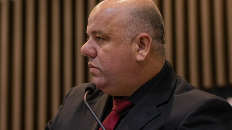 Presidente da Câmara quer discutir sobre criação de cemitério vertical
