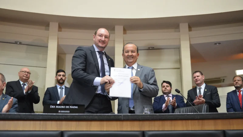 Universidade Gratuita na Alesc; May fora do PP; Adeliana no PP; Verbas para o HDJ; Governador em Araranguá; e mais