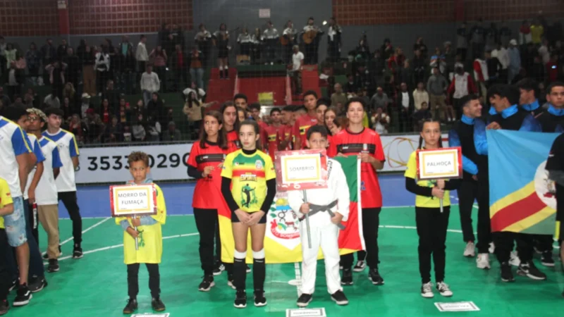 Abertura dos Joguinhos Abertos de Santa Catarina lota ginásio Rogério Valerim em Sombrio
