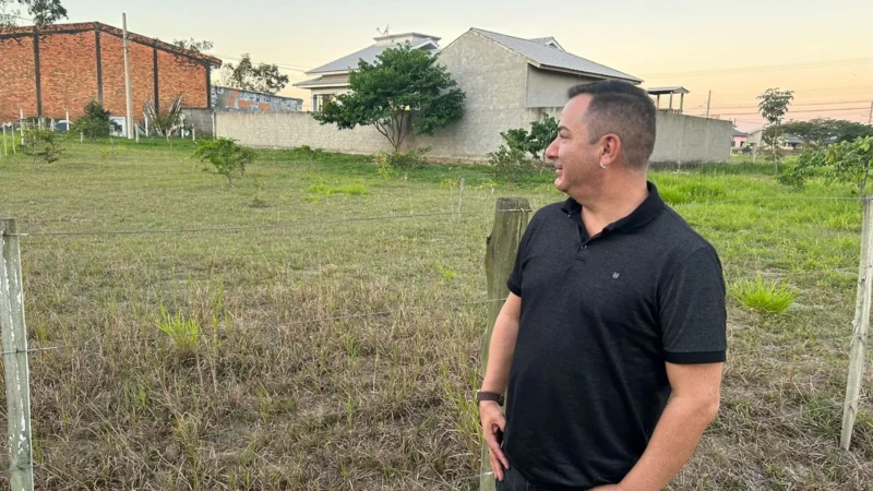 Vereador Jair Anastácio promove ação de reflorestamento em Araranguá