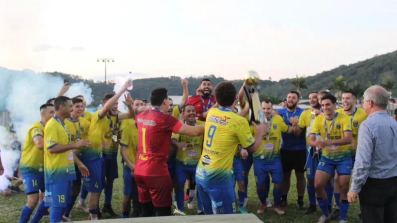 Em Meleiro, Sapiranga vence o Nantra e é tetracampeão municipal