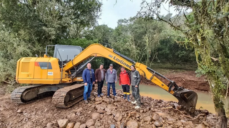 Prefeitura de Praia Grande realiza trabalho preventivo e de recuperação para dar vazão às águas dos rios
