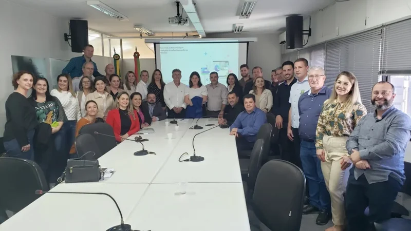 Amesc reunida em peso com Saúde estadual para adequar atendimentos de ortopedia