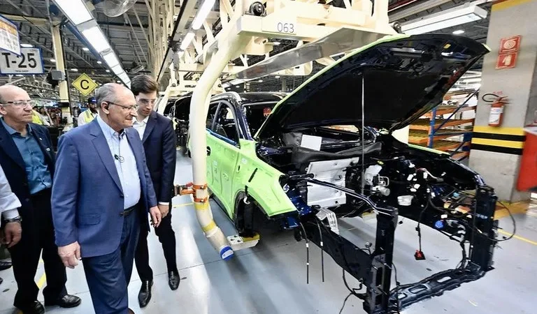 Alckmin visita fábrica que anuncia 809 novos empregos e R$ 3 bi de investimento