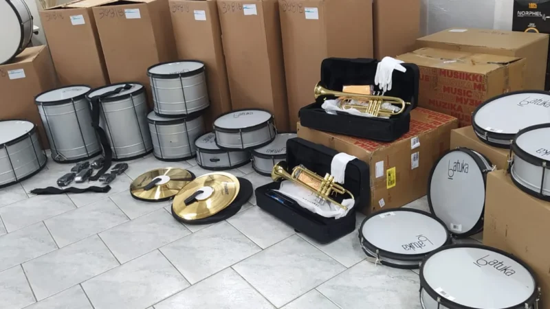 PROJETO FANFARRA RECEBE NOVOS INSTRUMENTOS