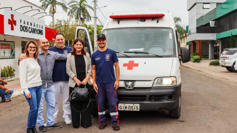 Secretária de Saúde de Santa Catarina garante nova ambulância para a Saúde em Praia Grande